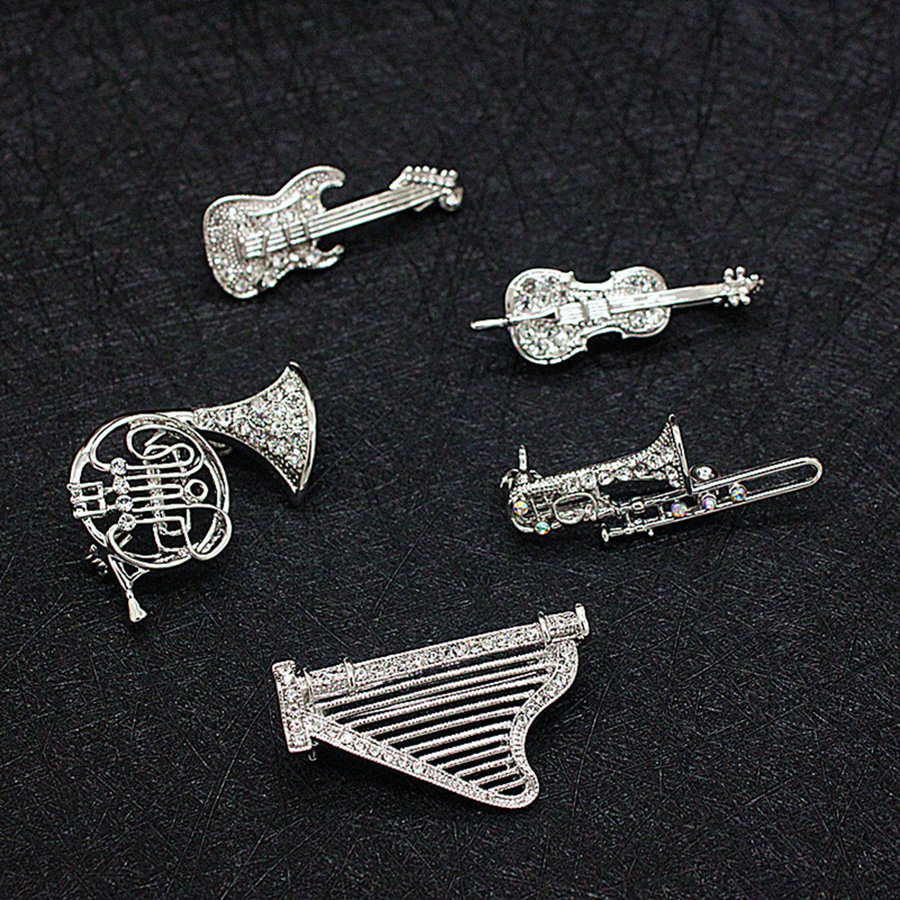 Musical Instrument Image - Broszka z dżetami w kształcie instrumentu